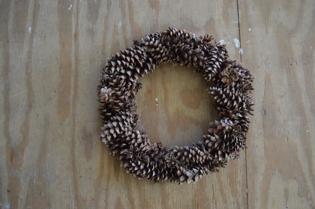 DIY pinecone wreath